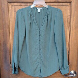 Nine West Women's Sage Green Button Front Long Sleeve Blouse. Size XS.